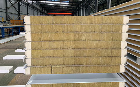 你知道兩側(cè)聚氨酯巖棉夾芯板嗎？