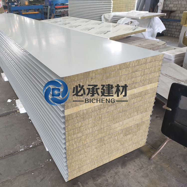 彩鋼巖棉夾芯板與不銹鋼巖棉夾芯板在性能上有什么不同？